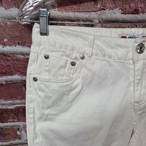 What About Me Y2K White Capri Pants – Women’s 9/10 Bedazzled Rhinestone Pockets - Picture 2 of 7